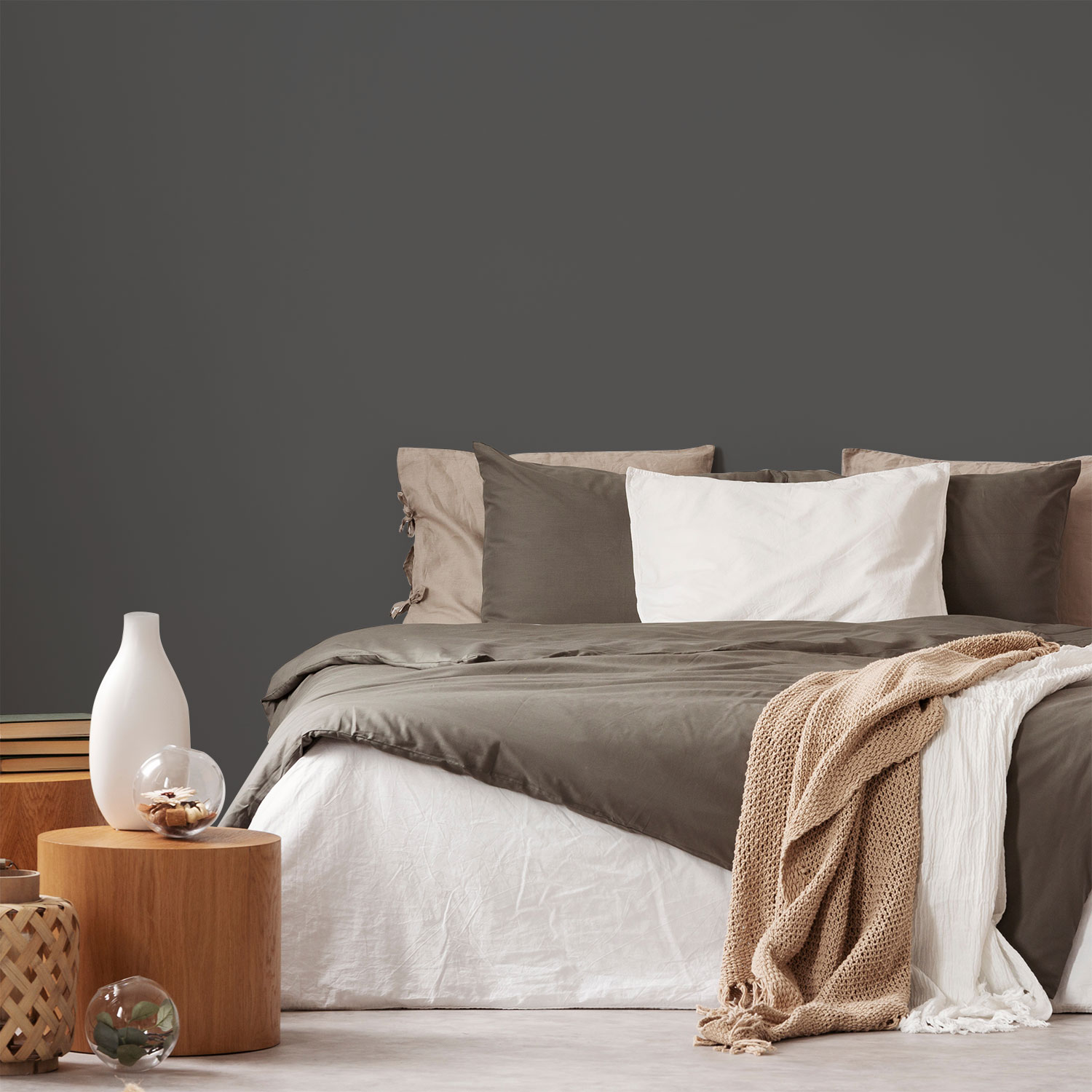 Wandverkleidung für das Schlafzimmer in Anthrazit Unifarbe Wandverkleidung für das Schlafzimmer in Anthrazit Unifarbe