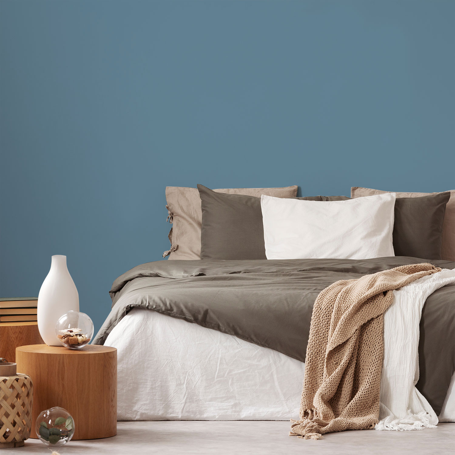 Wandverkleidung für das Schlafzimmer in Pastellblau Unifarbe Wandverkleidung für das Schlafzimmer in Pastellblau Unifarbe