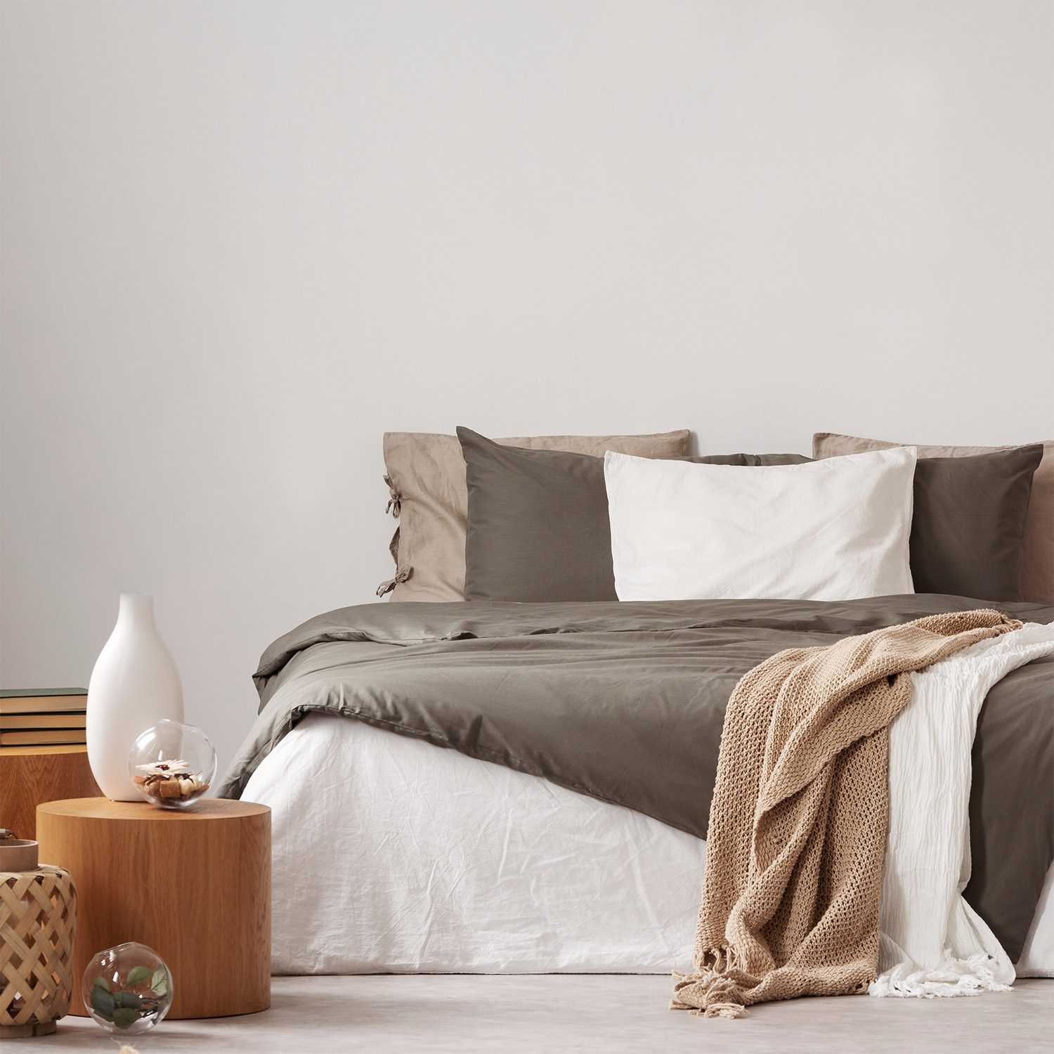 Wandverkleidung für das Schlafzimmer in Weiß Unifarbe Wandverkleidung für das Schlafzimmer in Weiß Unifarbe