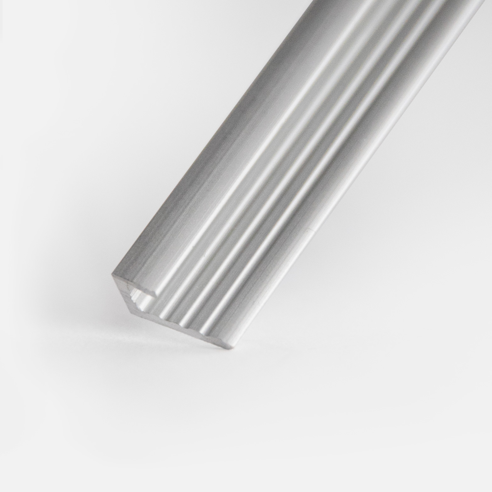 Aluminium Abschlussprofil für 3mm Rückwände, Länge: 2000mm